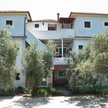 Azalea Lejlighedshotel 3*