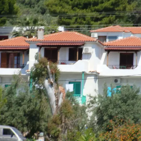 Ξενοδοχείο με διαμερίσματα Azalea 2*