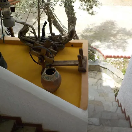 Azalea מלון דירות 3*