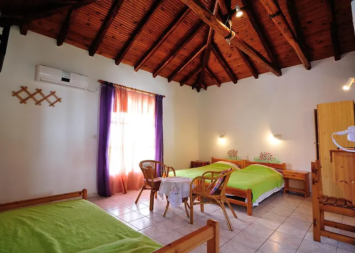 Azalea Aparthotel 3*